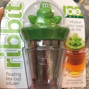 Floating frog on a lily pad tea infuser
